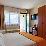 Ih Le Zagare Hotell